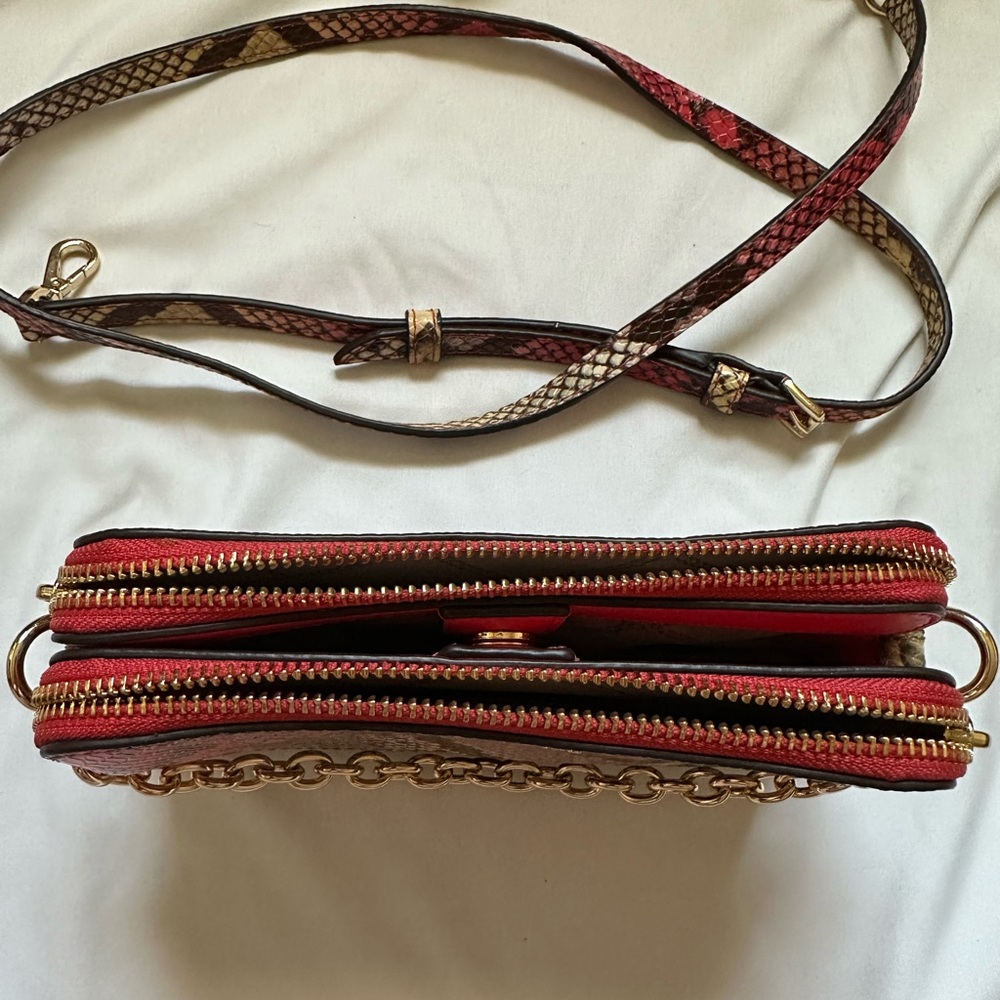 Michael Kors Hot Pink White Ombrรฉ Embossed Snakeskin Gold Crossbody Bag - Picture 7 of 13
